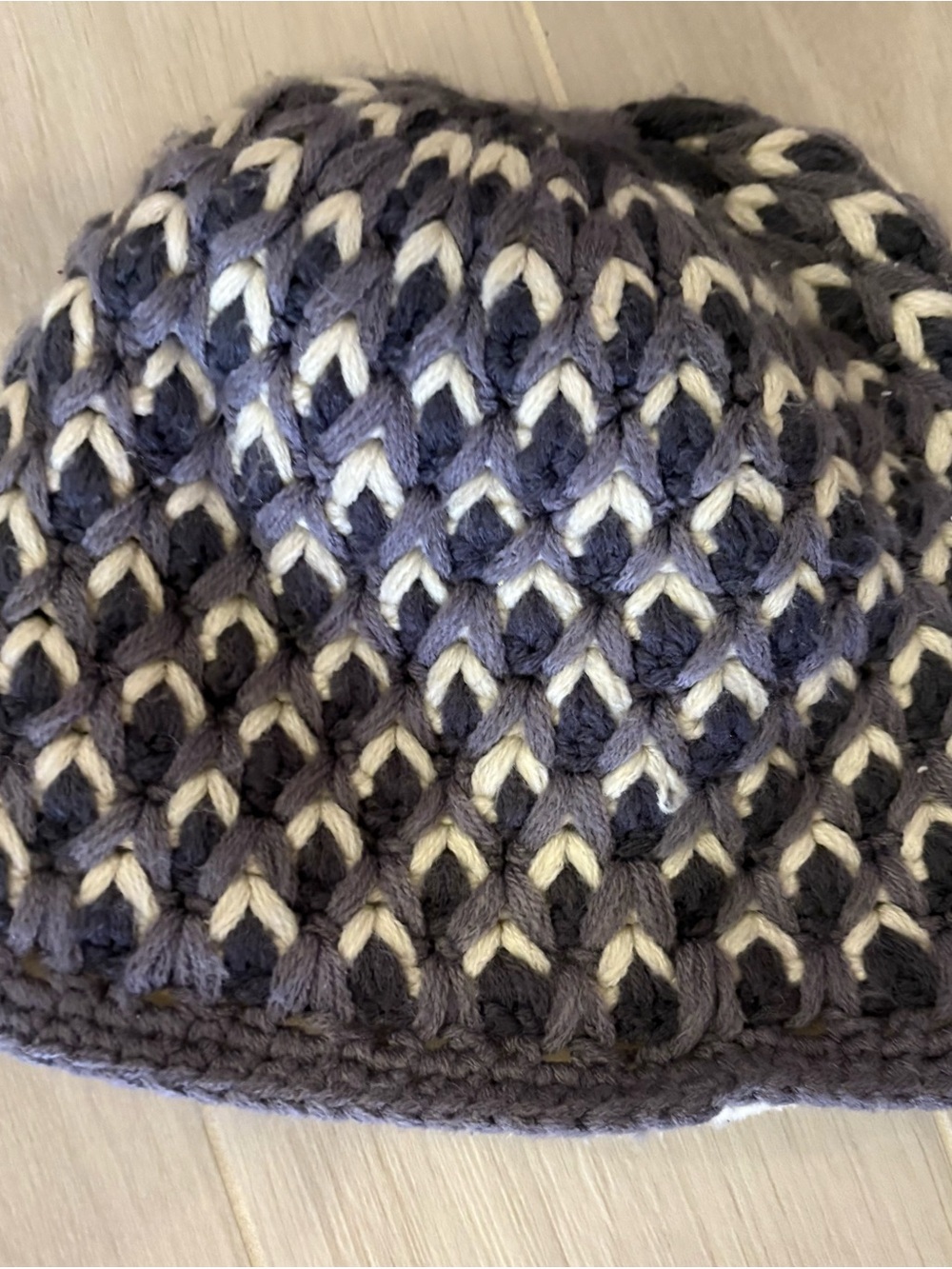 Cute North Facw Chunky Knit Beanie in Lavender Gray and Cream
